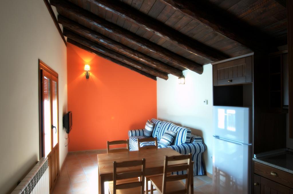 Apartamentos Cine Capicol 아바라신 객실 사진